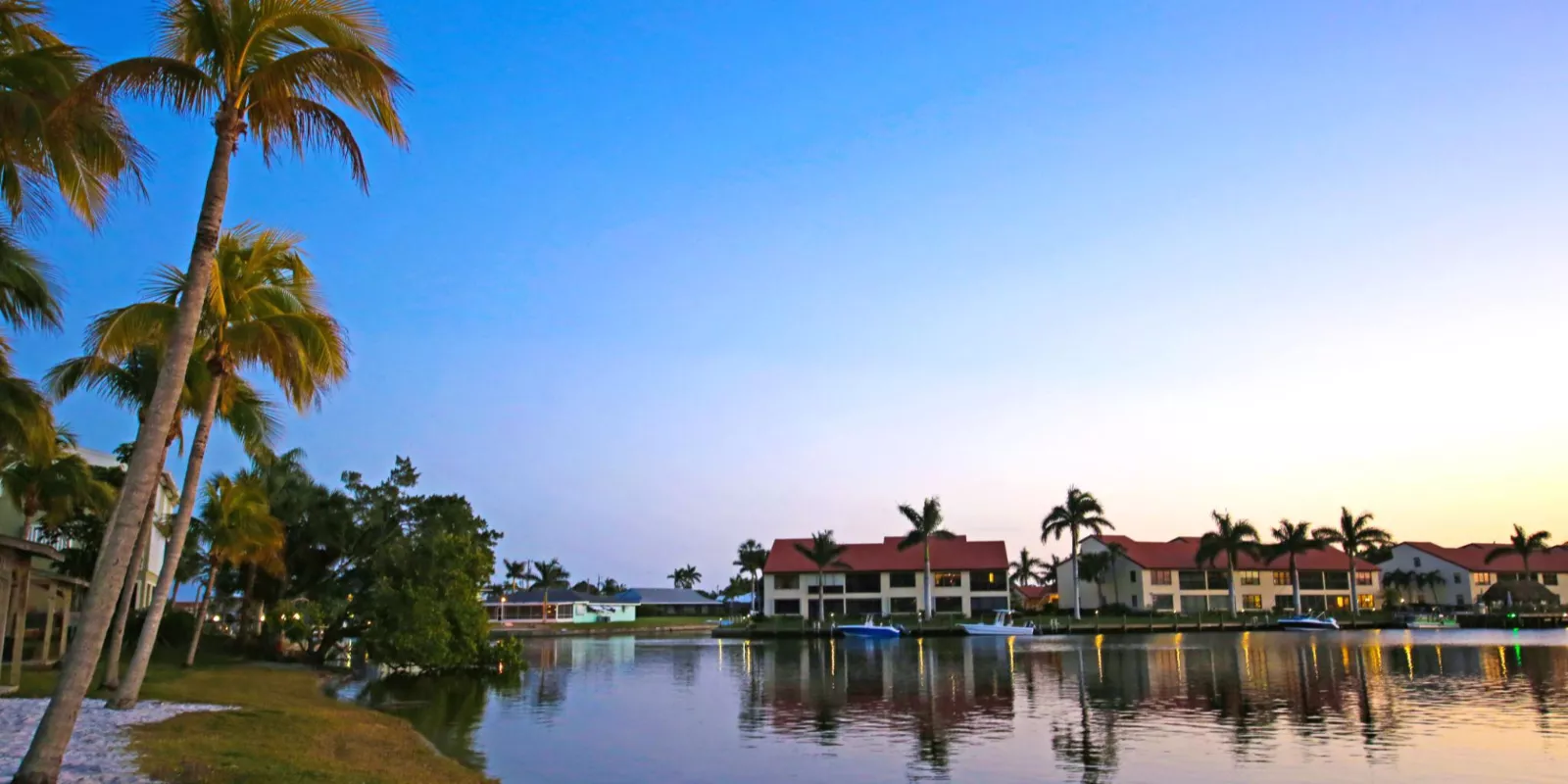 Mejores Vecindarios en Cape Coral para Familias
